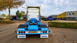 20251019-Tom-Holding-00507